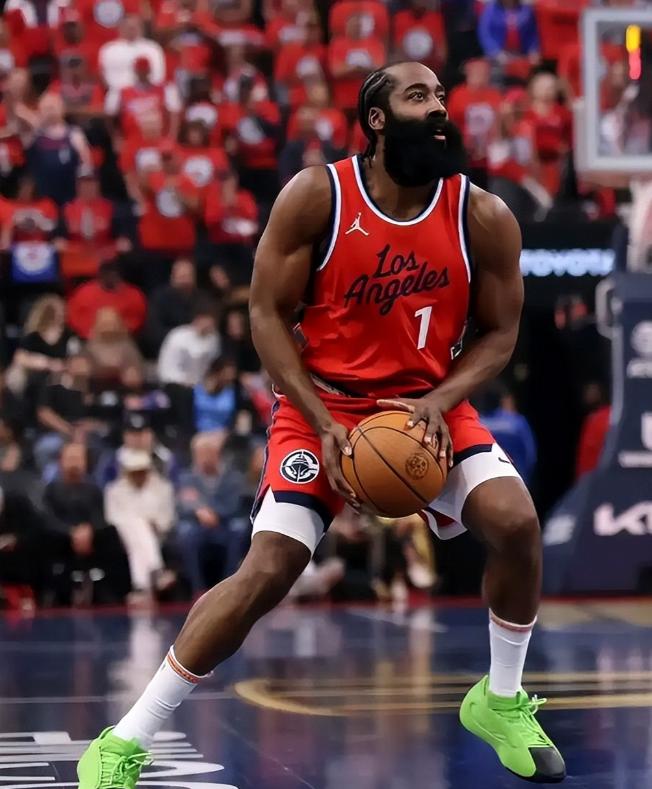 亚博官网-关于阿森纳国际比赛日状态回暖俄克拉荷马雷霆伤情更新备战法国杯，媒体一致点评：哈登连续十场比赛得分超过惊险取胜的信息